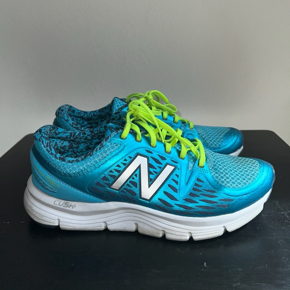 New Balance Women's Blue Running Shoes